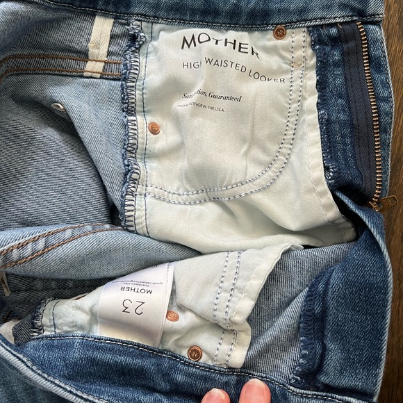 MOTHER jeans in mid-blue wash, high rise, size 23 - Picture 4 of 5